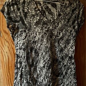 Elegant Black and White Short Sleeve Top